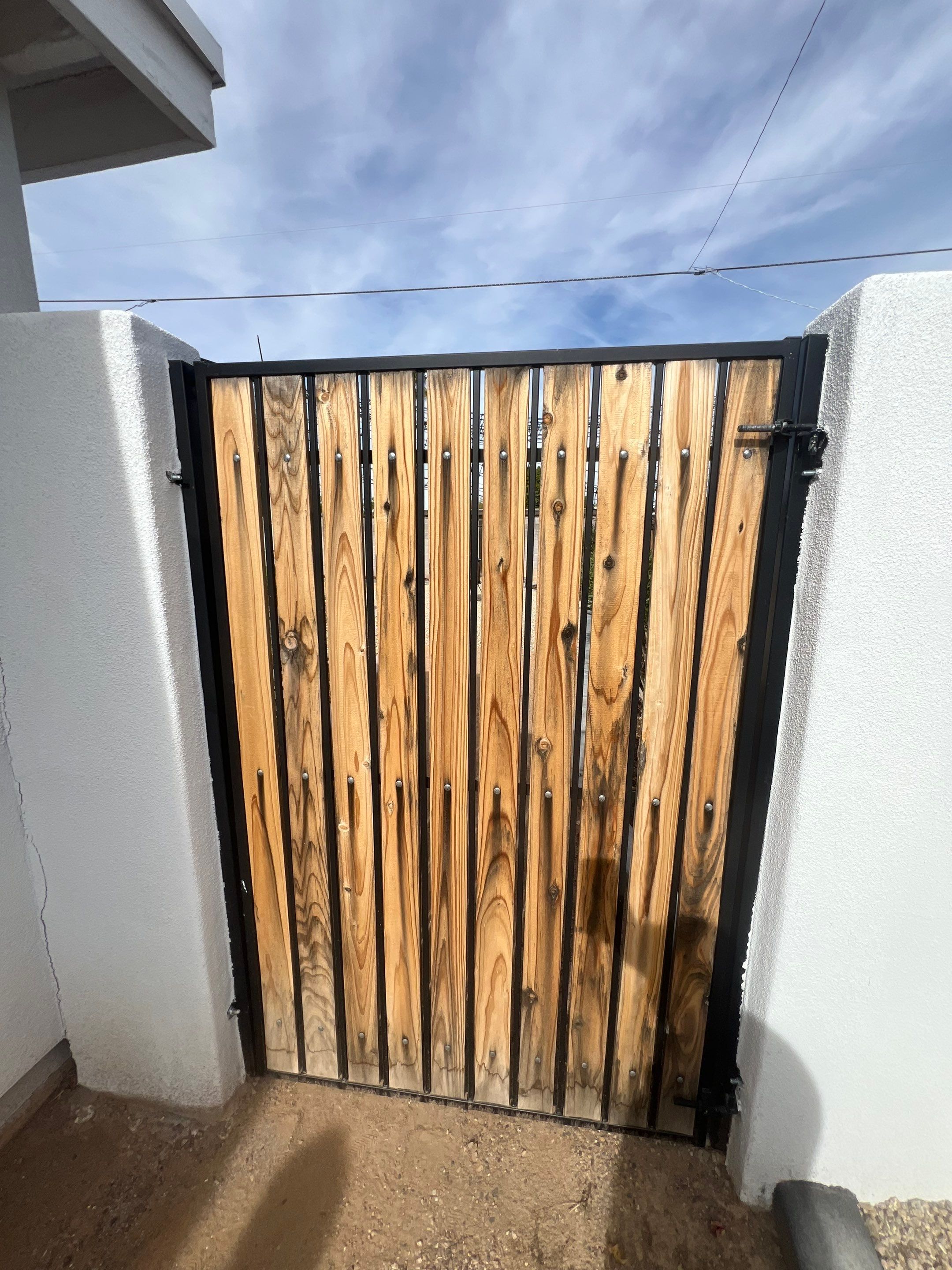 Paradise Valley fence before staining