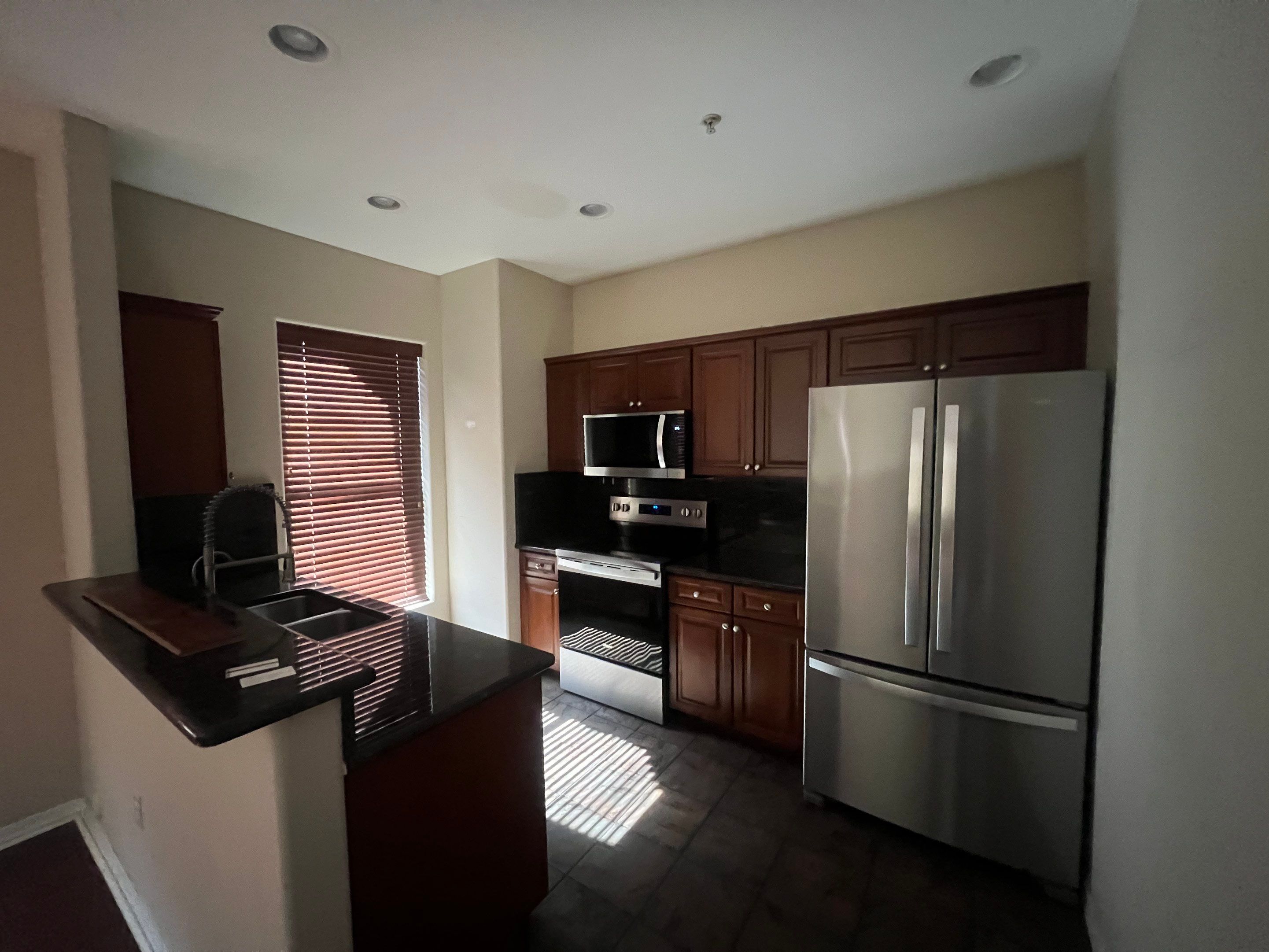 Paradise Valley kitchen before painting