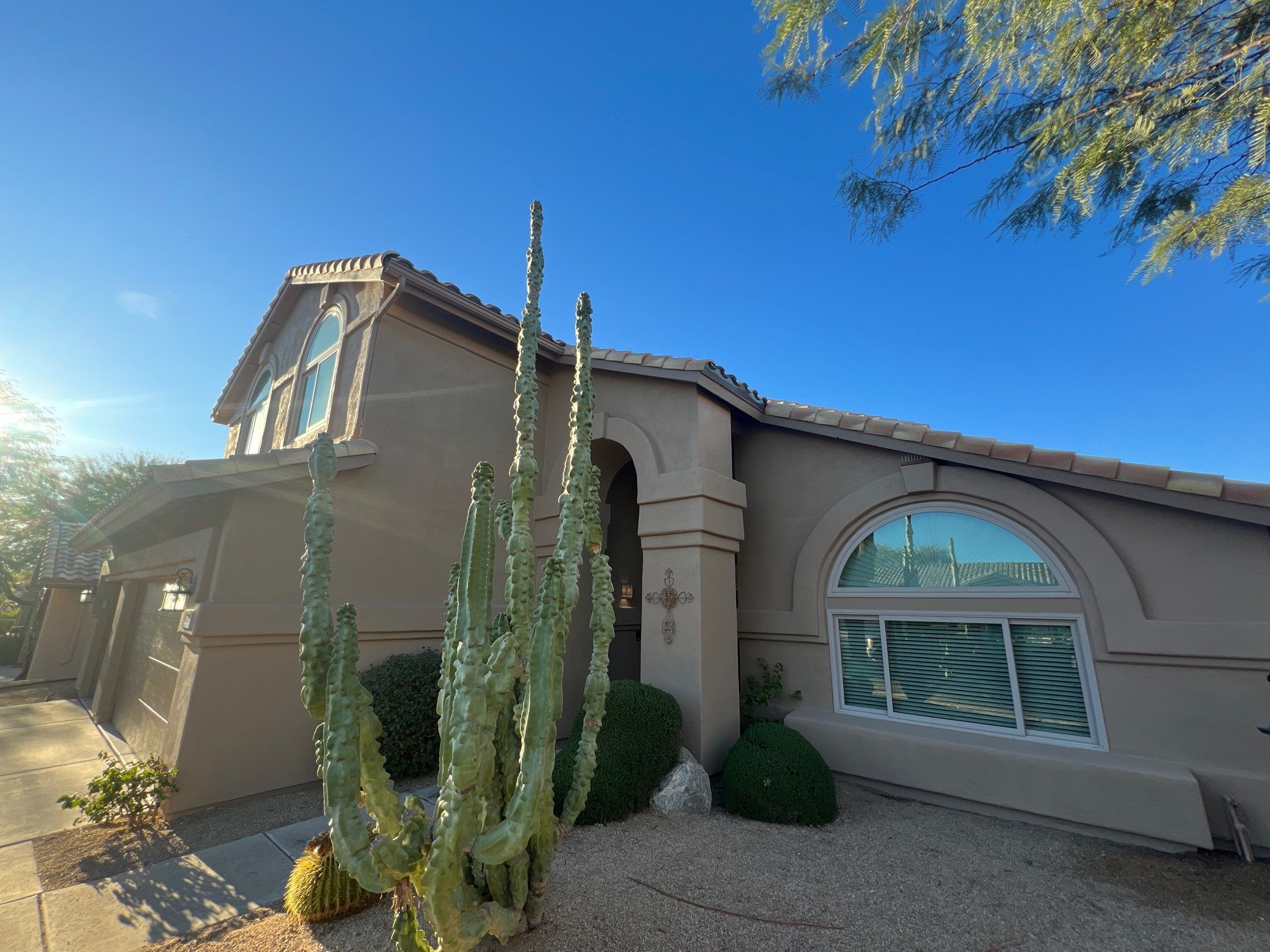 Striking house exterior painting in Cave Creek
